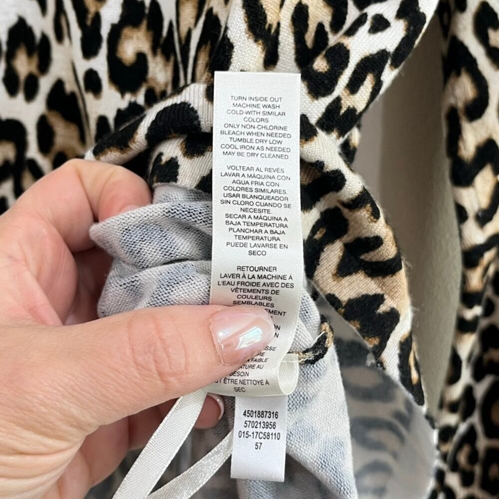 Chico’s Leopard Print Long Sleeve Lightweight Sweater Soft Stretch Casual Size L - Picture 4 of 7